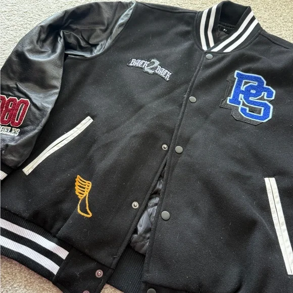 Men’s Varsity Jacket - Picture 5 of 9